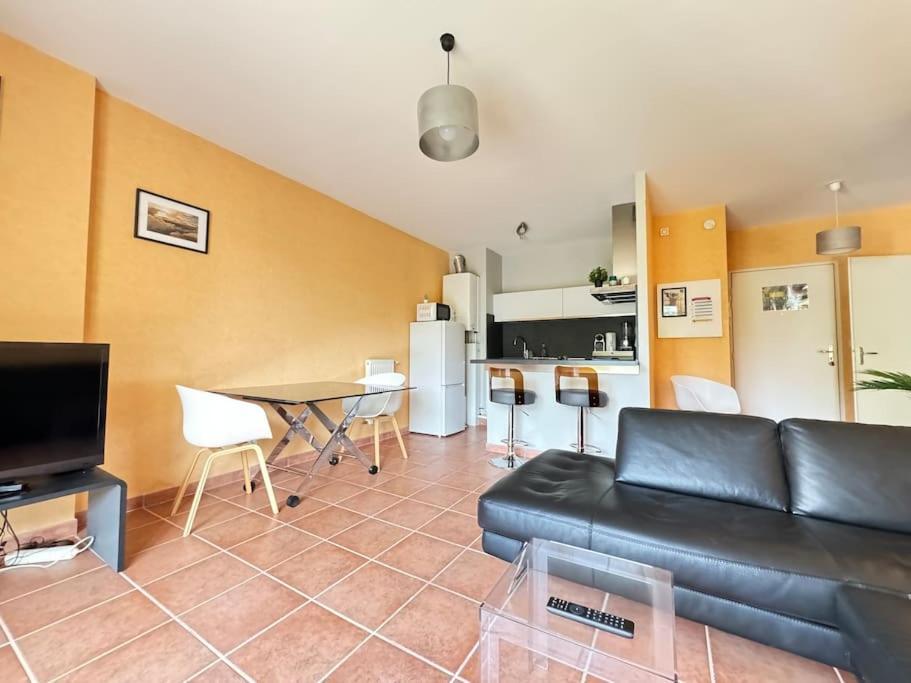 Bel Appartement Spacieux 2 Pers Avec Balcon - Thermale 3 Chamalieres Exterior photo